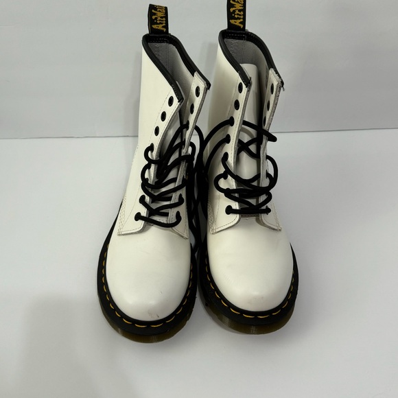 Dr Marten white patent boot like new women’s 8 - Picture 2 of 9